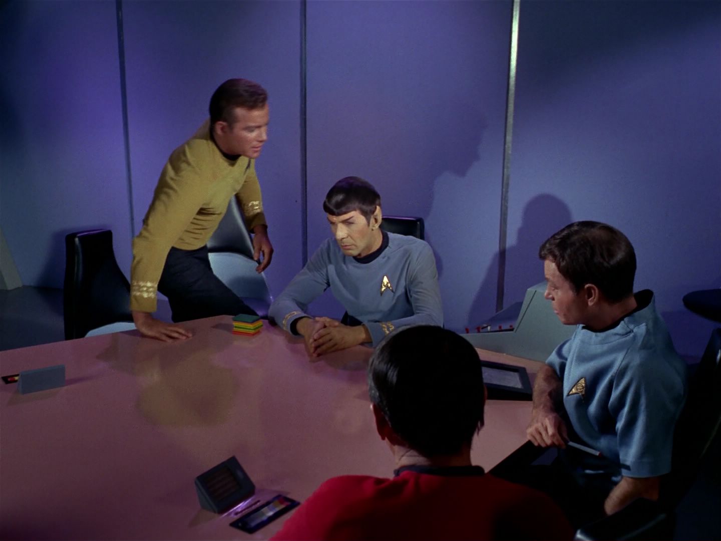 ariane179254_StarTrek_1x04_TheNakedTime_0398.jpg