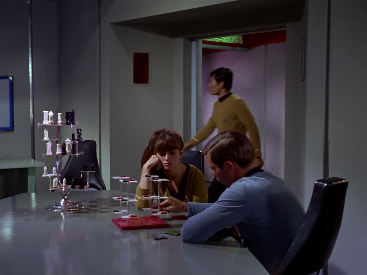 ariane179254_StarTrek_1x04_TheNakedTime_0429.jpg