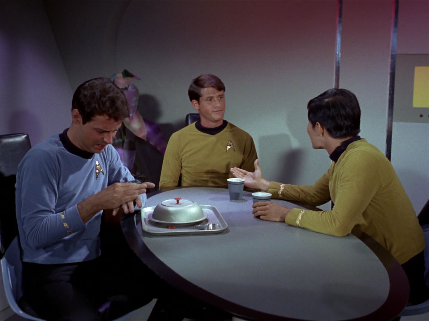 ariane179254_StarTrek_1x04_TheNakedTime_0464.jpg