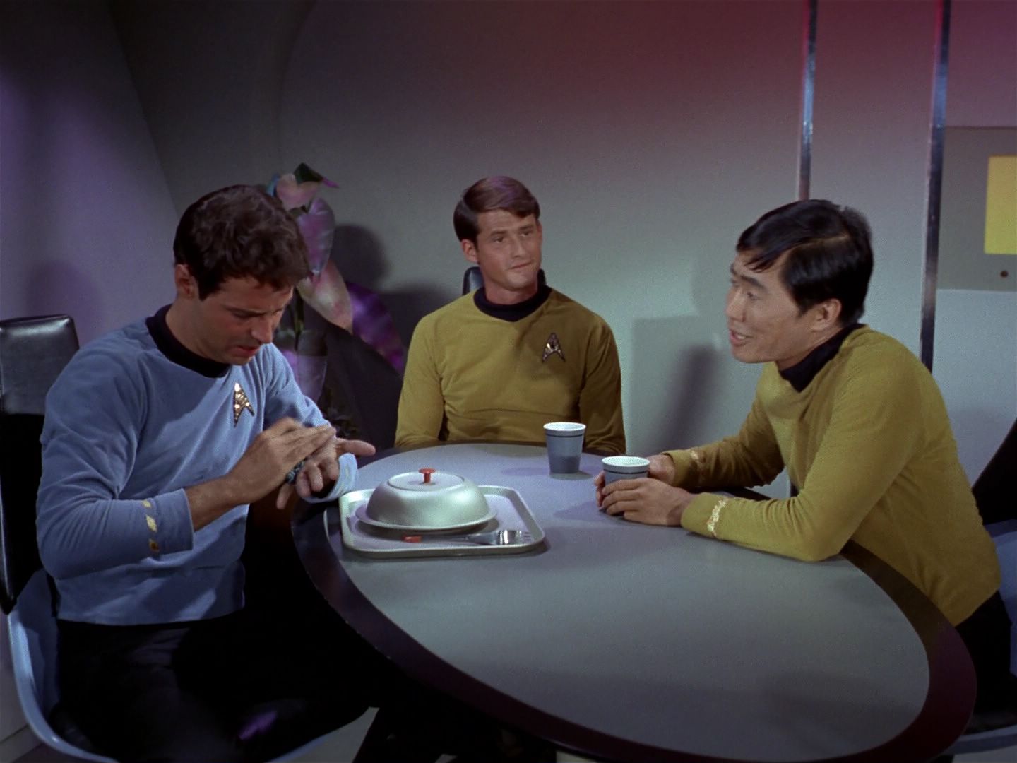 ariane179254_StarTrek_1x04_TheNakedTime_0466.jpg