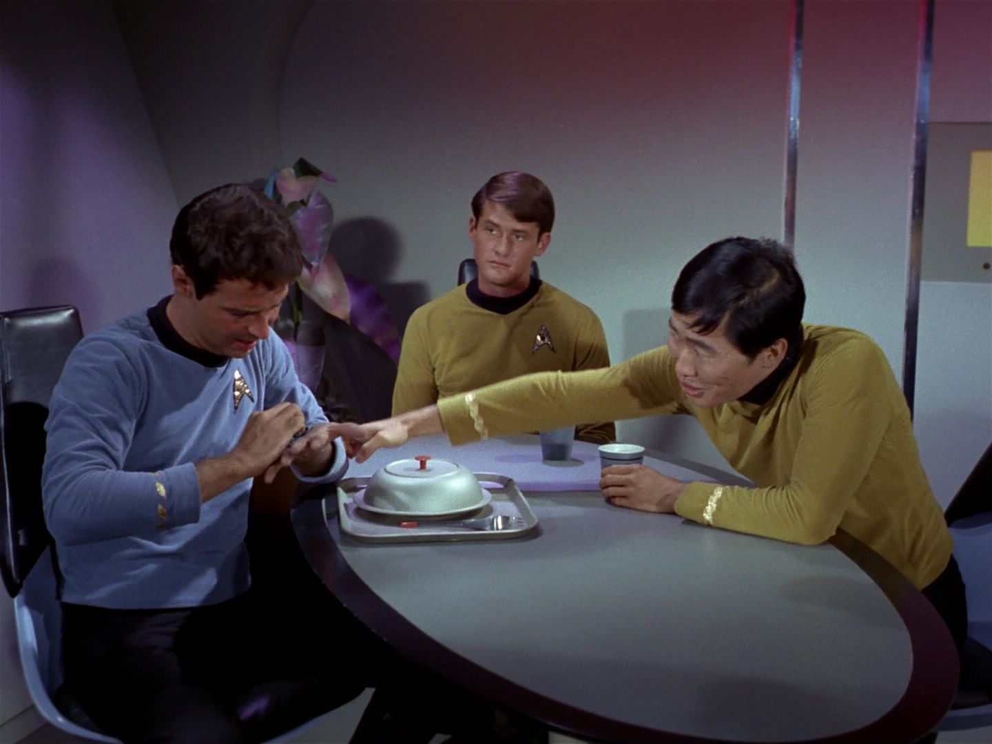 ariane179254_StarTrek_1x04_TheNakedTime_0470.jpg