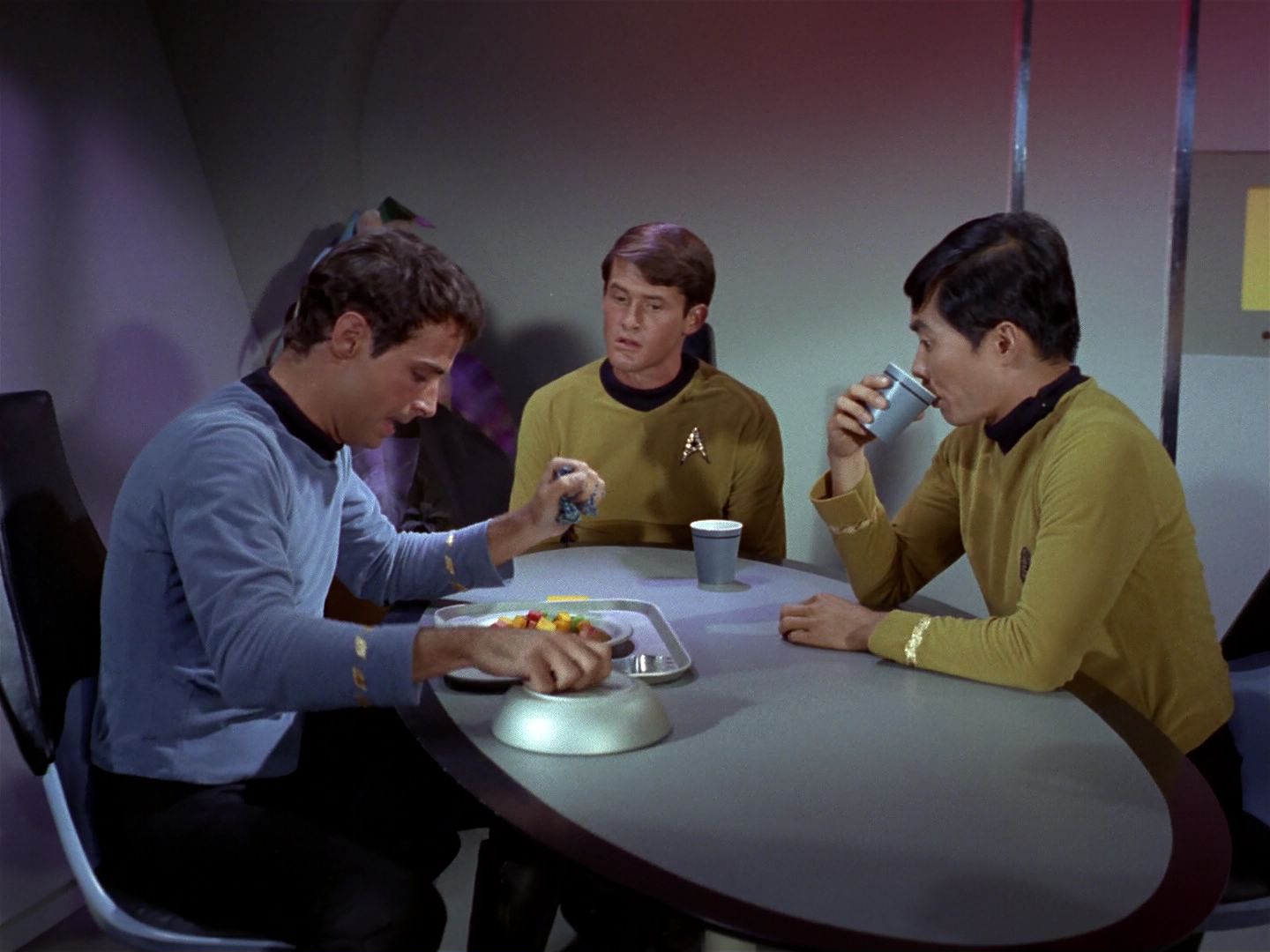 ariane179254_StarTrek_1x04_TheNakedTime_0483.jpg