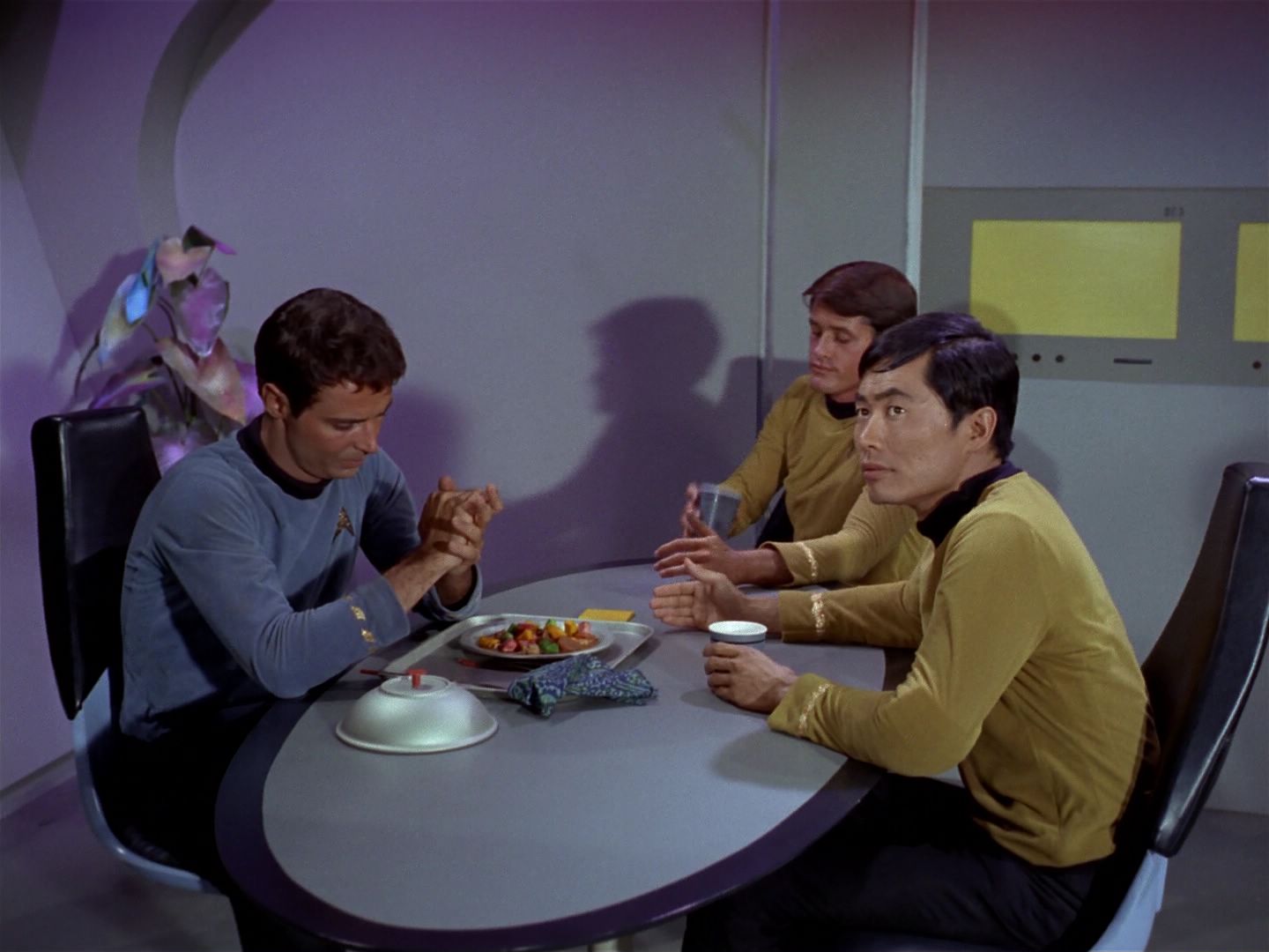ariane179254_StarTrek_1x04_TheNakedTime_0490.jpg