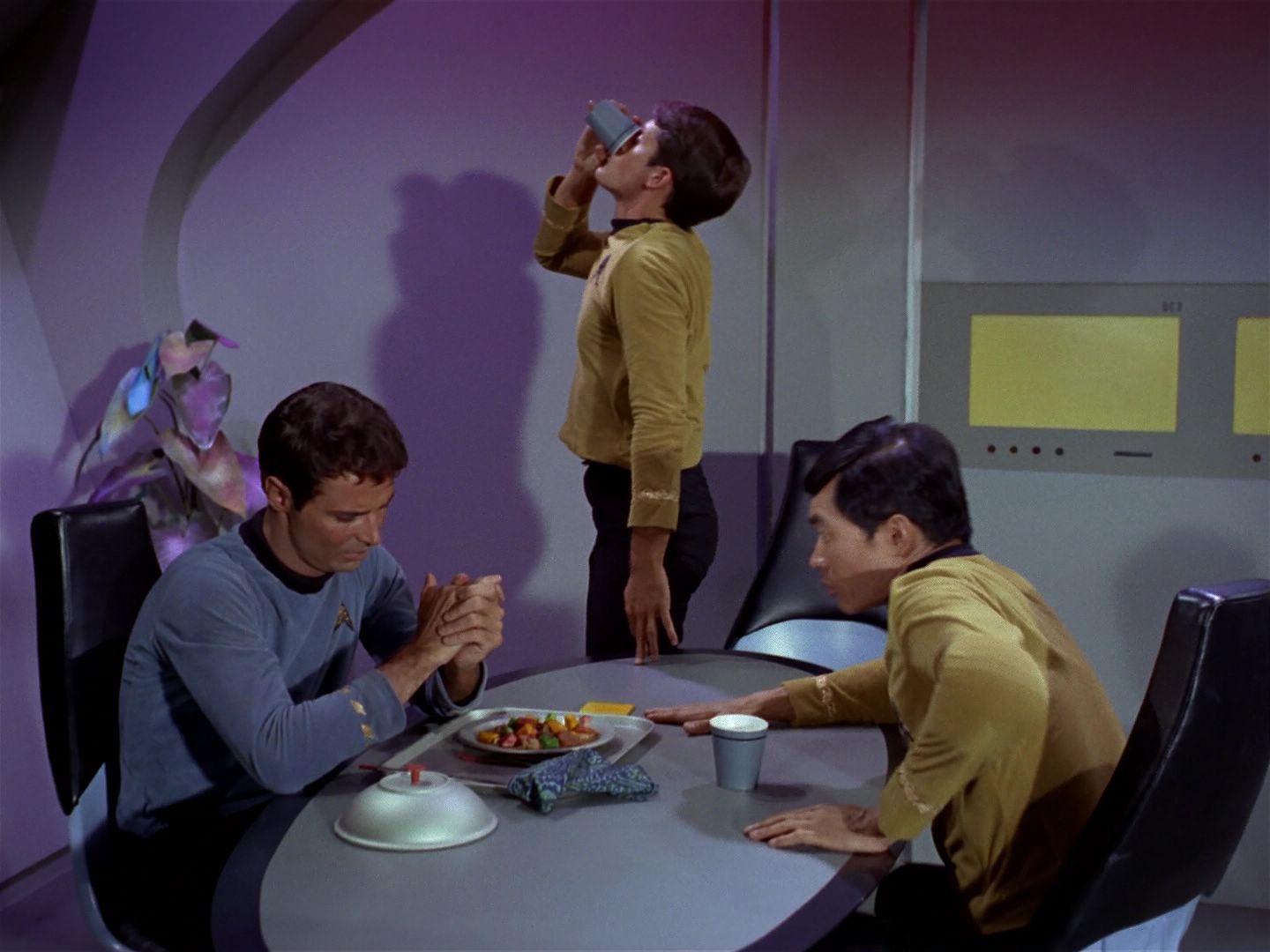 ariane179254_StarTrek_1x04_TheNakedTime_0493.jpg