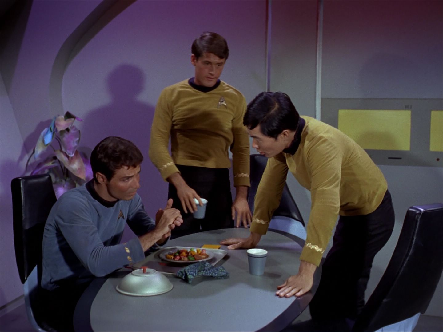 ariane179254_StarTrek_1x04_TheNakedTime_0495.jpg