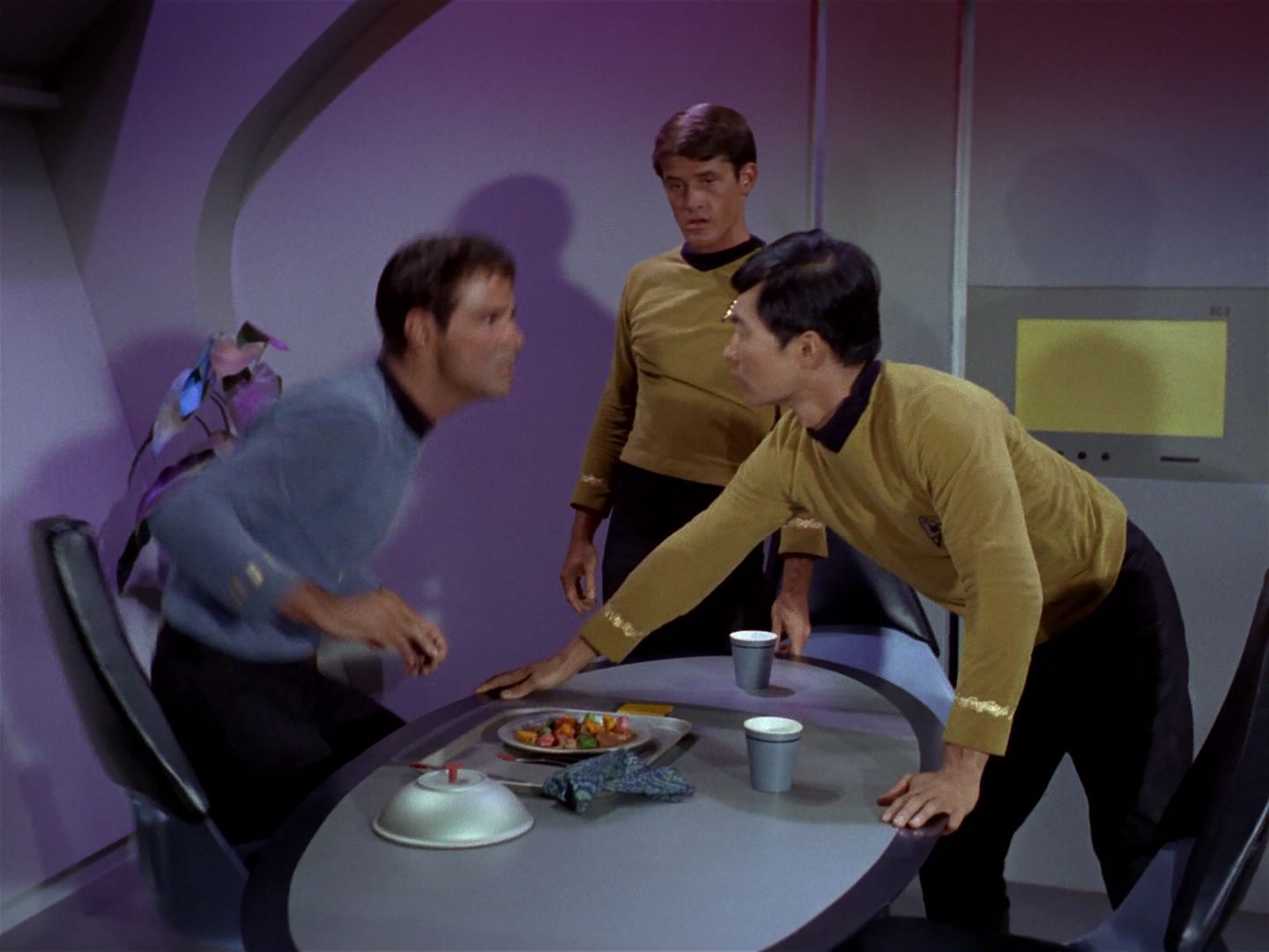 ariane179254_StarTrek_1x04_TheNakedTime_0506.jpg