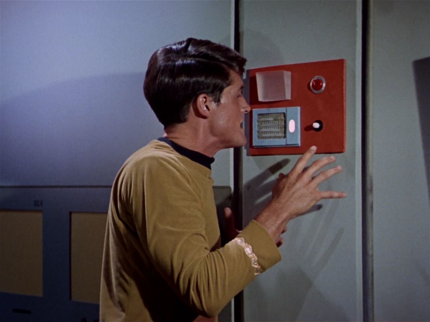 ariane179254_StarTrek_1x04_TheNakedTime_0601.jpg
