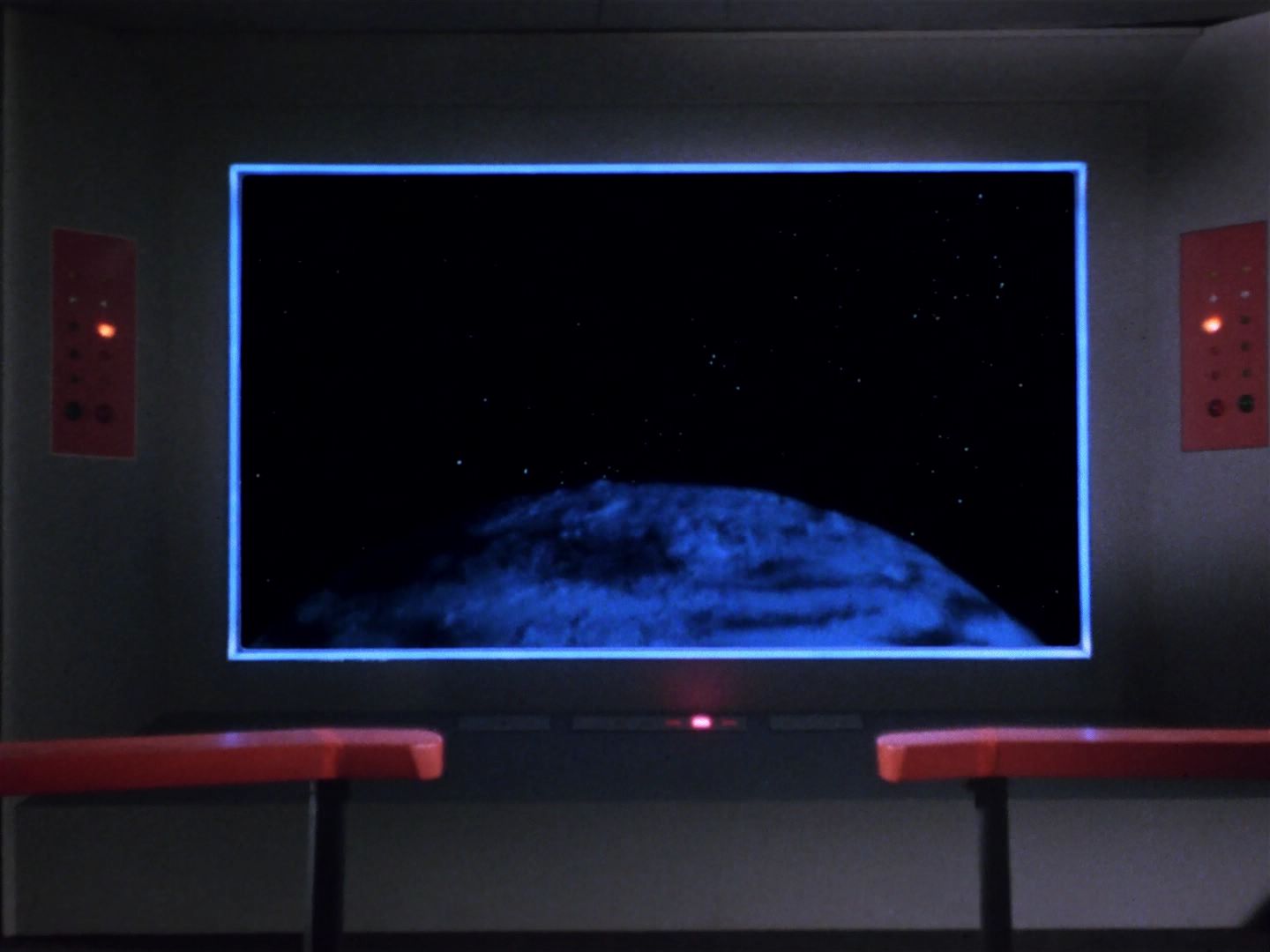 ariane179254_StarTrek_1x04_TheNakedTime_0631.jpg