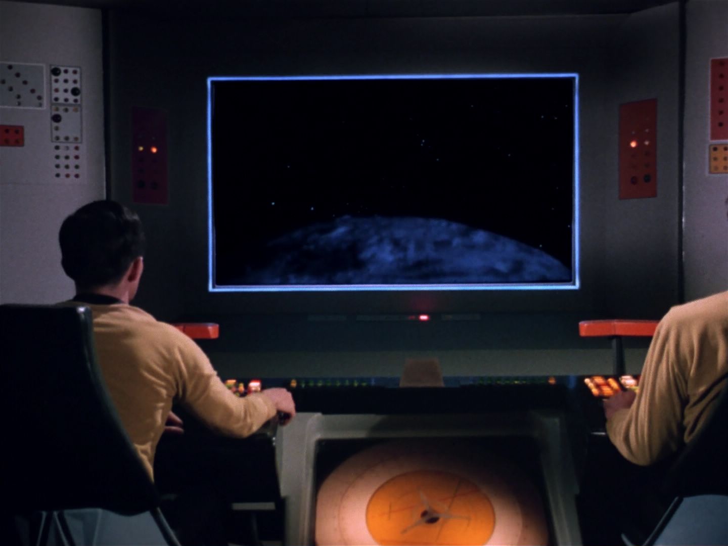 ariane179254_StarTrek_1x04_TheNakedTime_0636.jpg