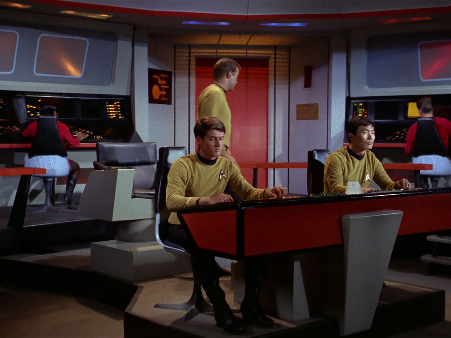ariane179254_StarTrek_1x04_TheNakedTime_0656.jpg