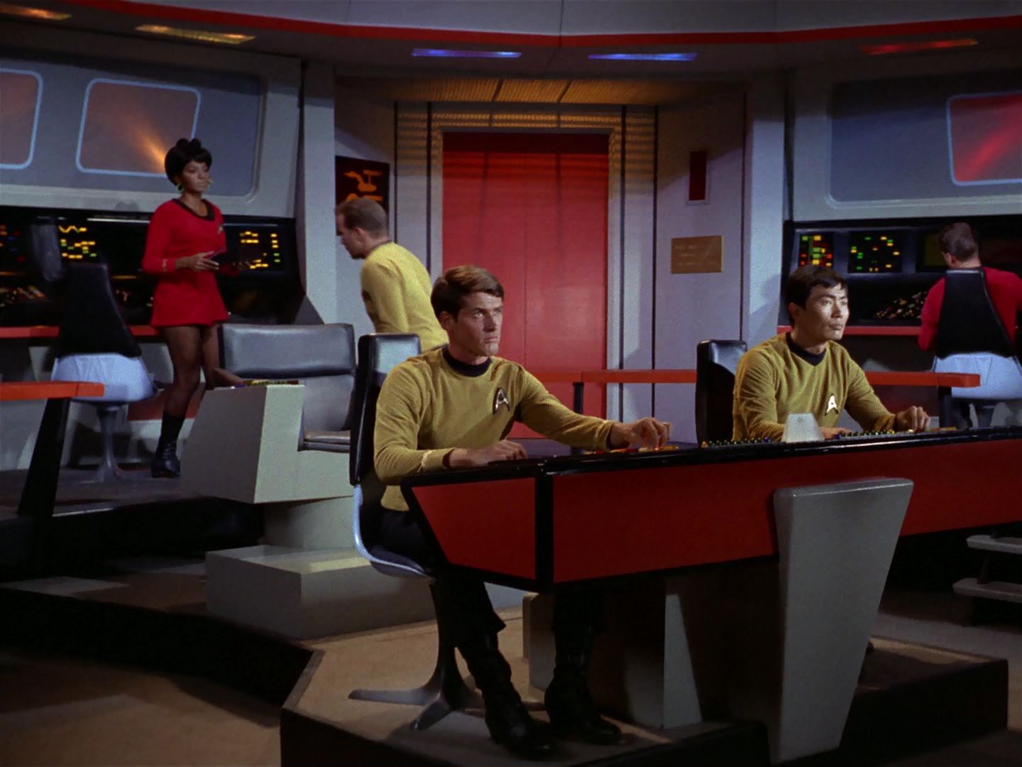 ariane179254_StarTrek_1x04_TheNakedTime_0659.jpg