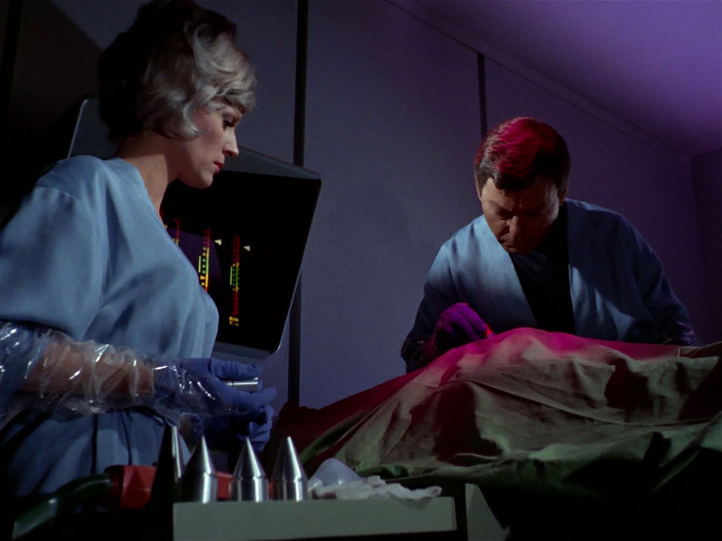 ariane179254_StarTrek_1x04_TheNakedTime_0701.jpg
