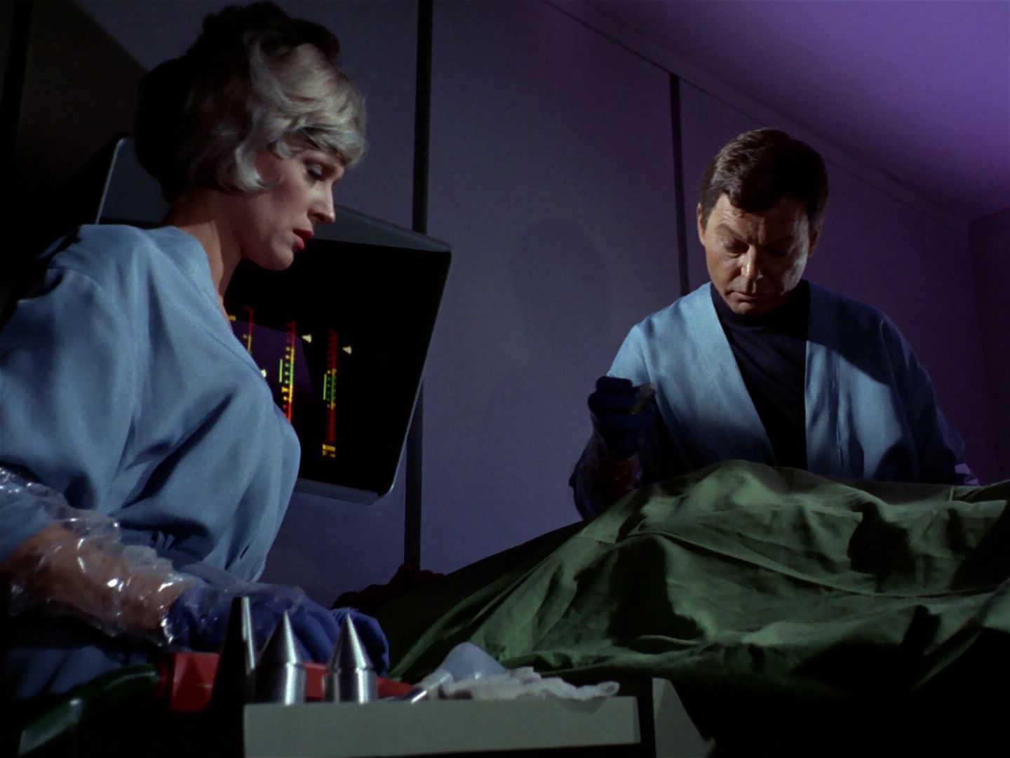 ariane179254_StarTrek_1x04_TheNakedTime_0717.jpg