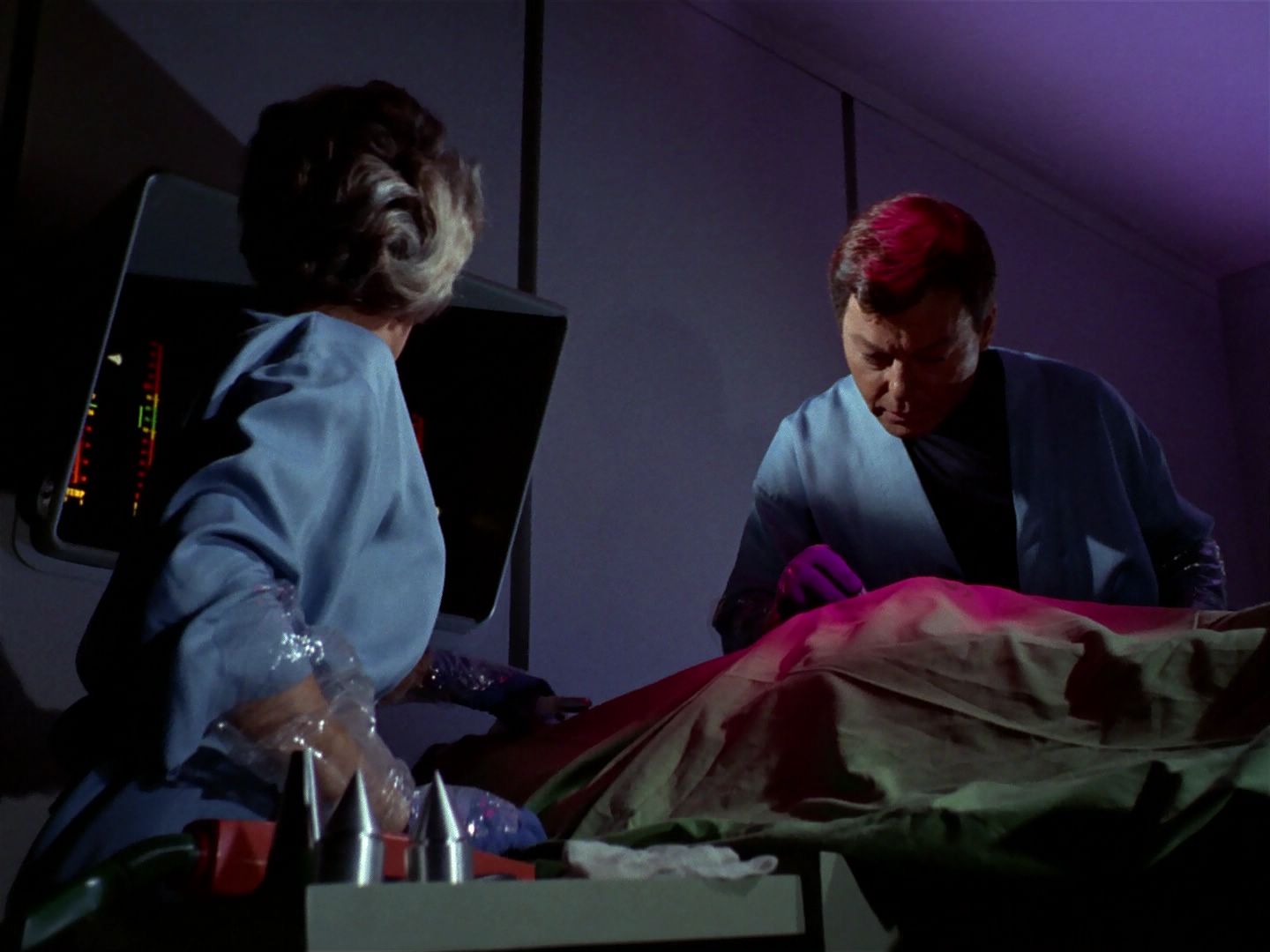 ariane179254_StarTrek_1x04_TheNakedTime_0732.jpg