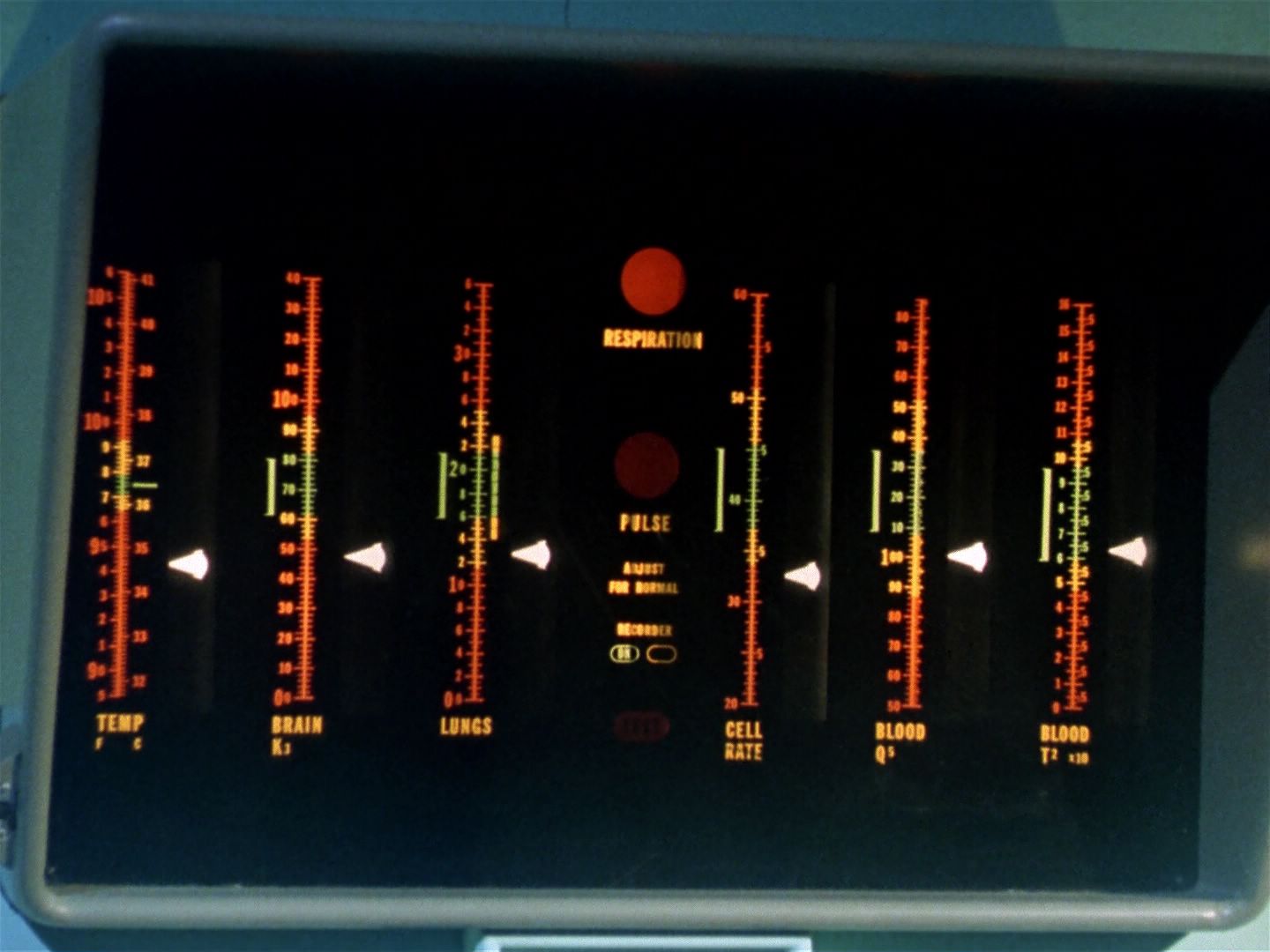 ariane179254_StarTrek_1x04_TheNakedTime_0733.jpg