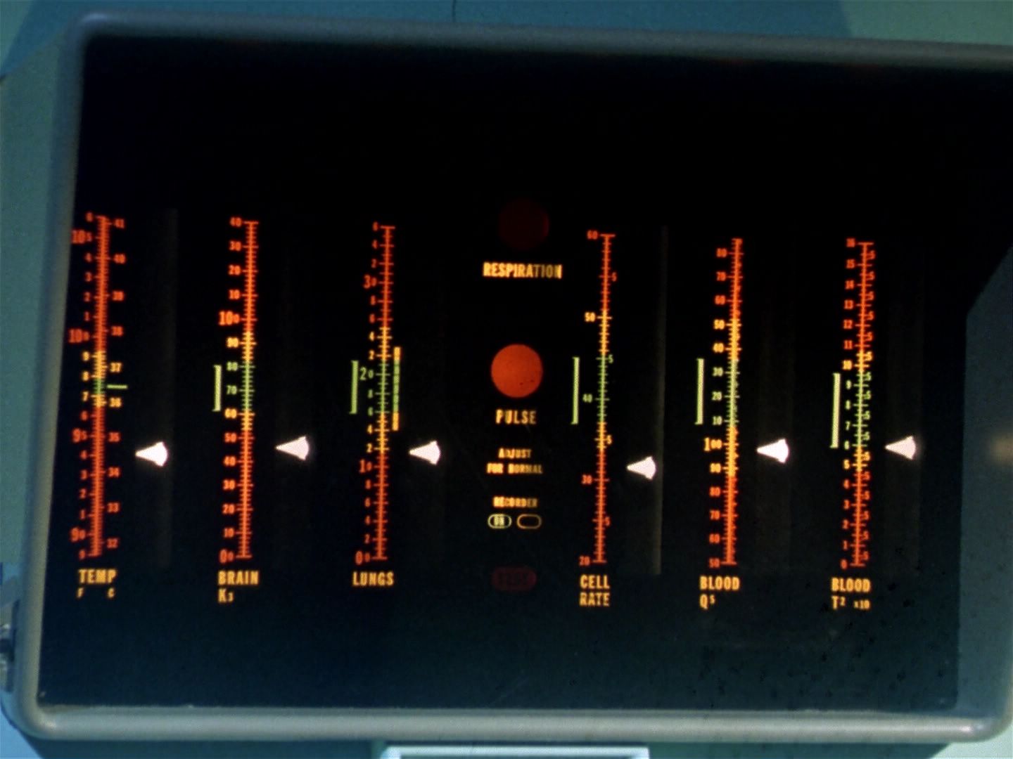 ariane179254_StarTrek_1x04_TheNakedTime_0734.jpg