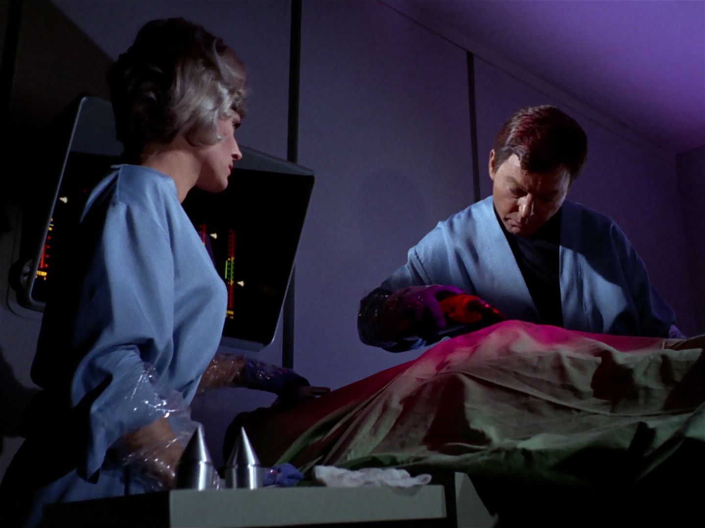 ariane179254_StarTrek_1x04_TheNakedTime_0752.jpg