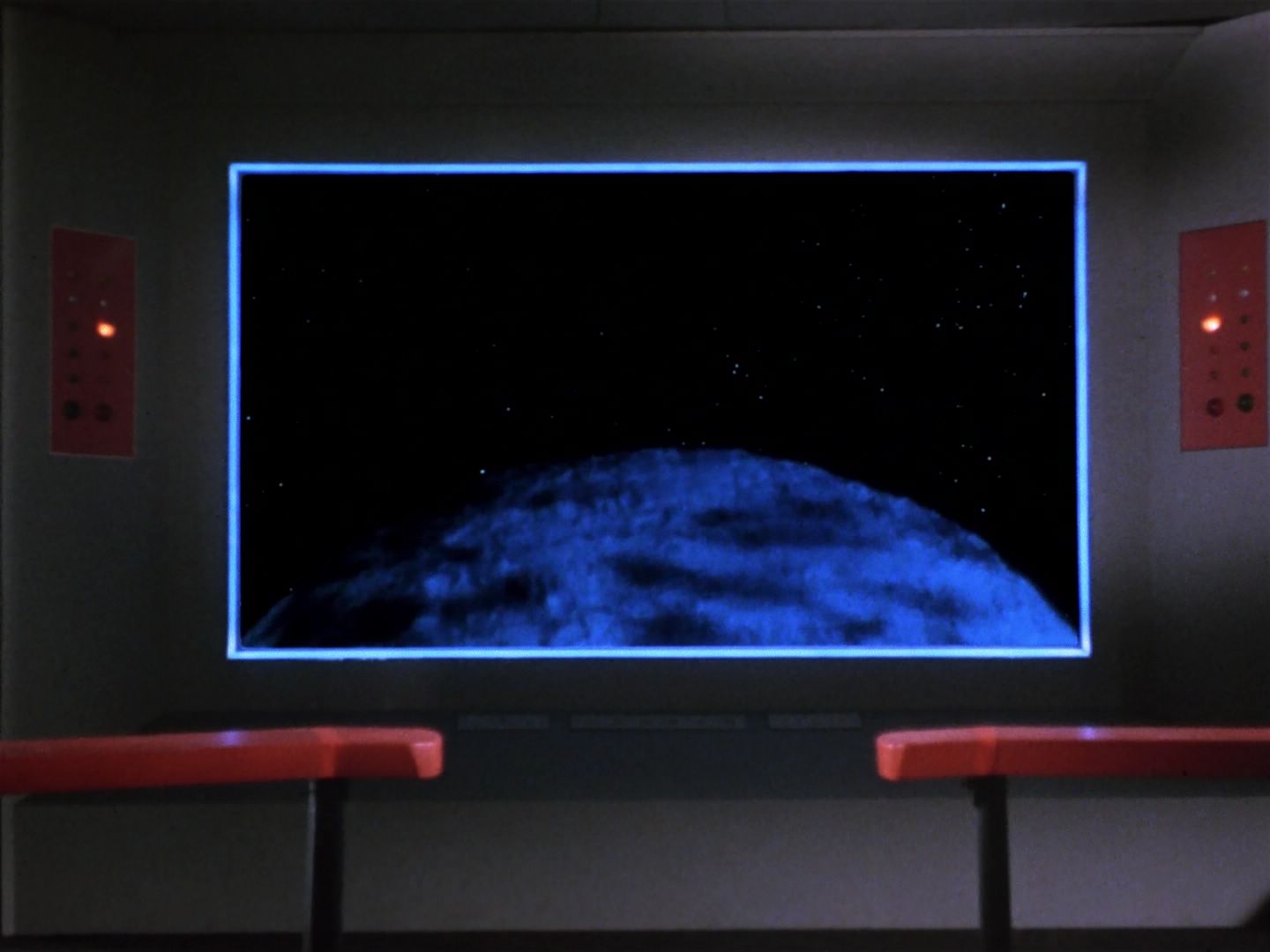 ariane179254_StarTrek_1x04_TheNakedTime_0769.jpg