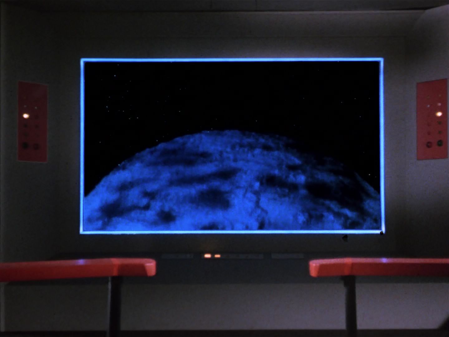 ariane179254_StarTrek_1x04_TheNakedTime_0776.jpg