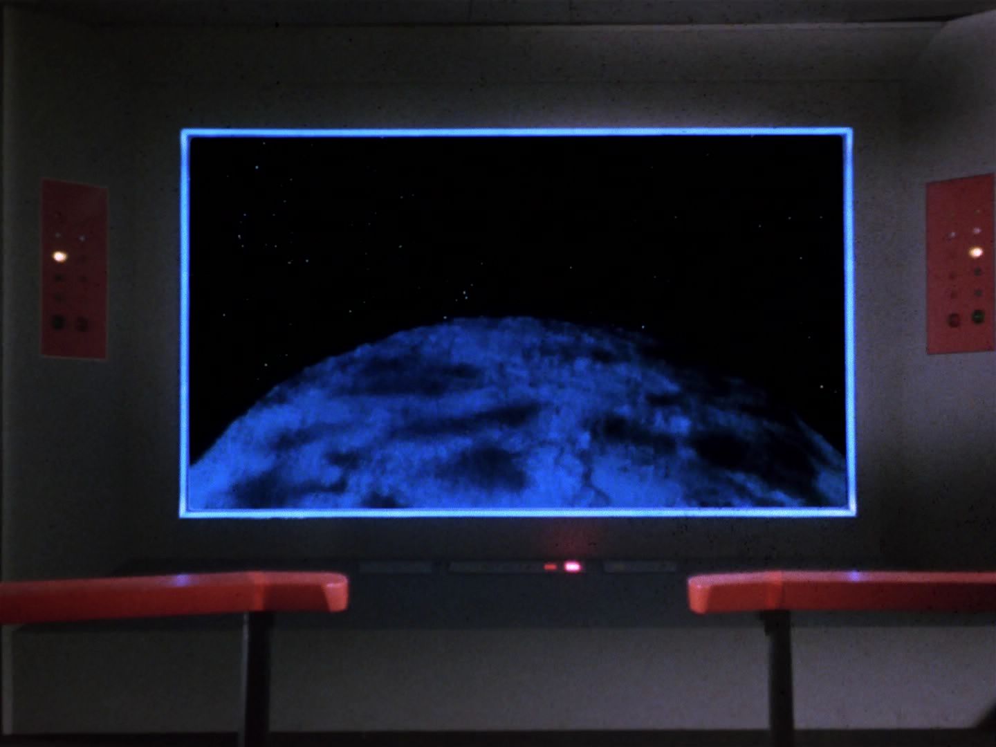 ariane179254_StarTrek_1x04_TheNakedTime_0777.jpg