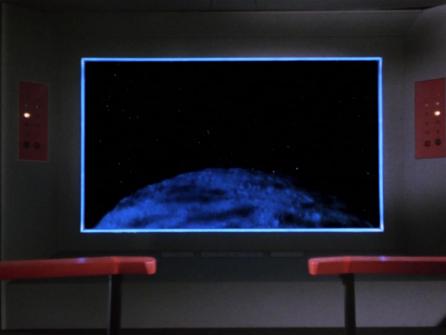 ariane179254_StarTrek_1x04_TheNakedTime_0779.jpg