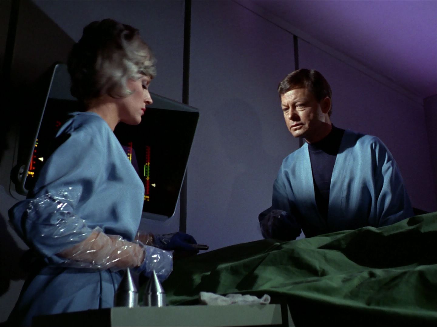 ariane179254_StarTrek_1x04_TheNakedTime_0803.jpg