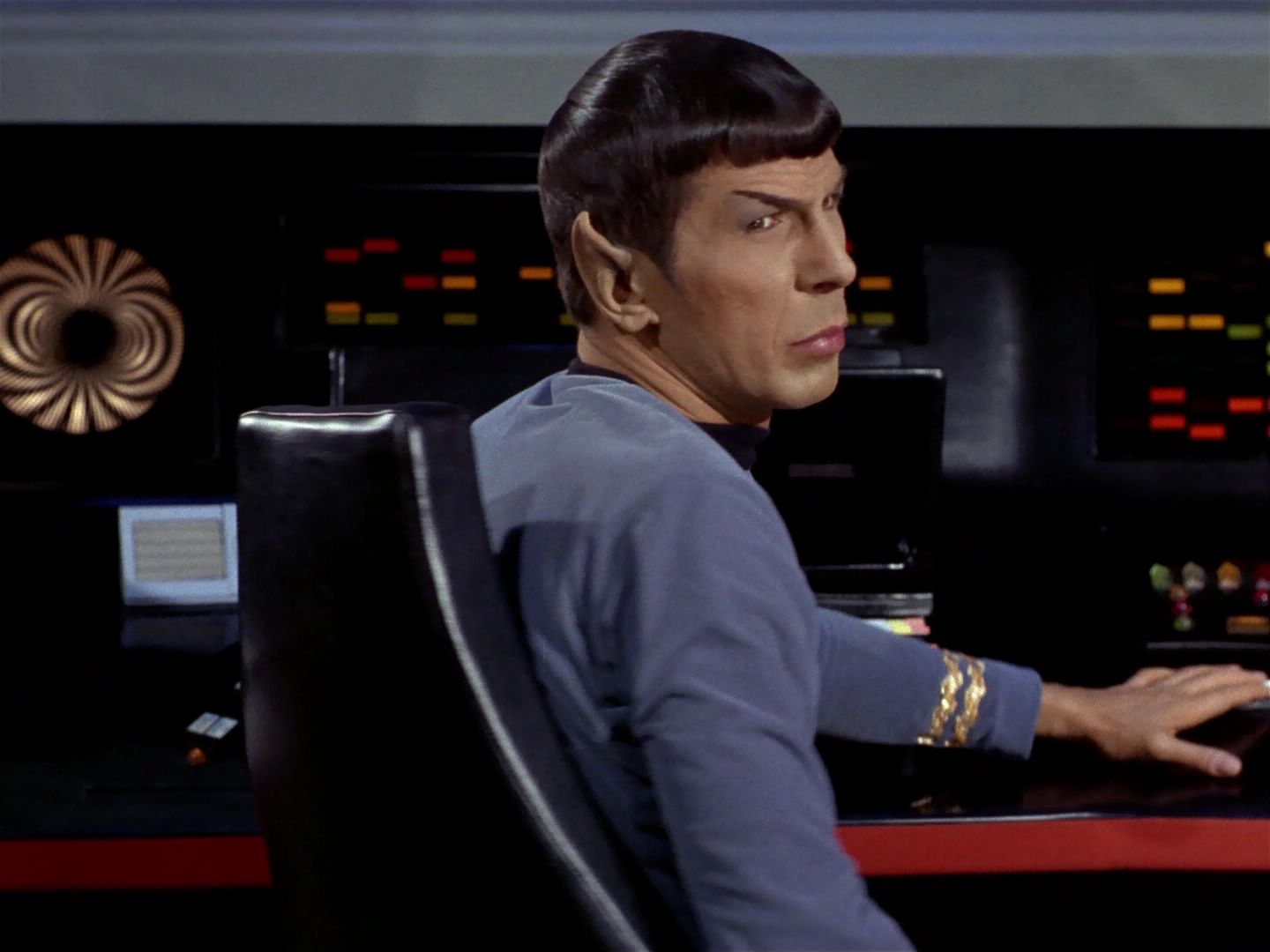 ariane179254_StarTrek_1x04_TheNakedTime_0835.jpg