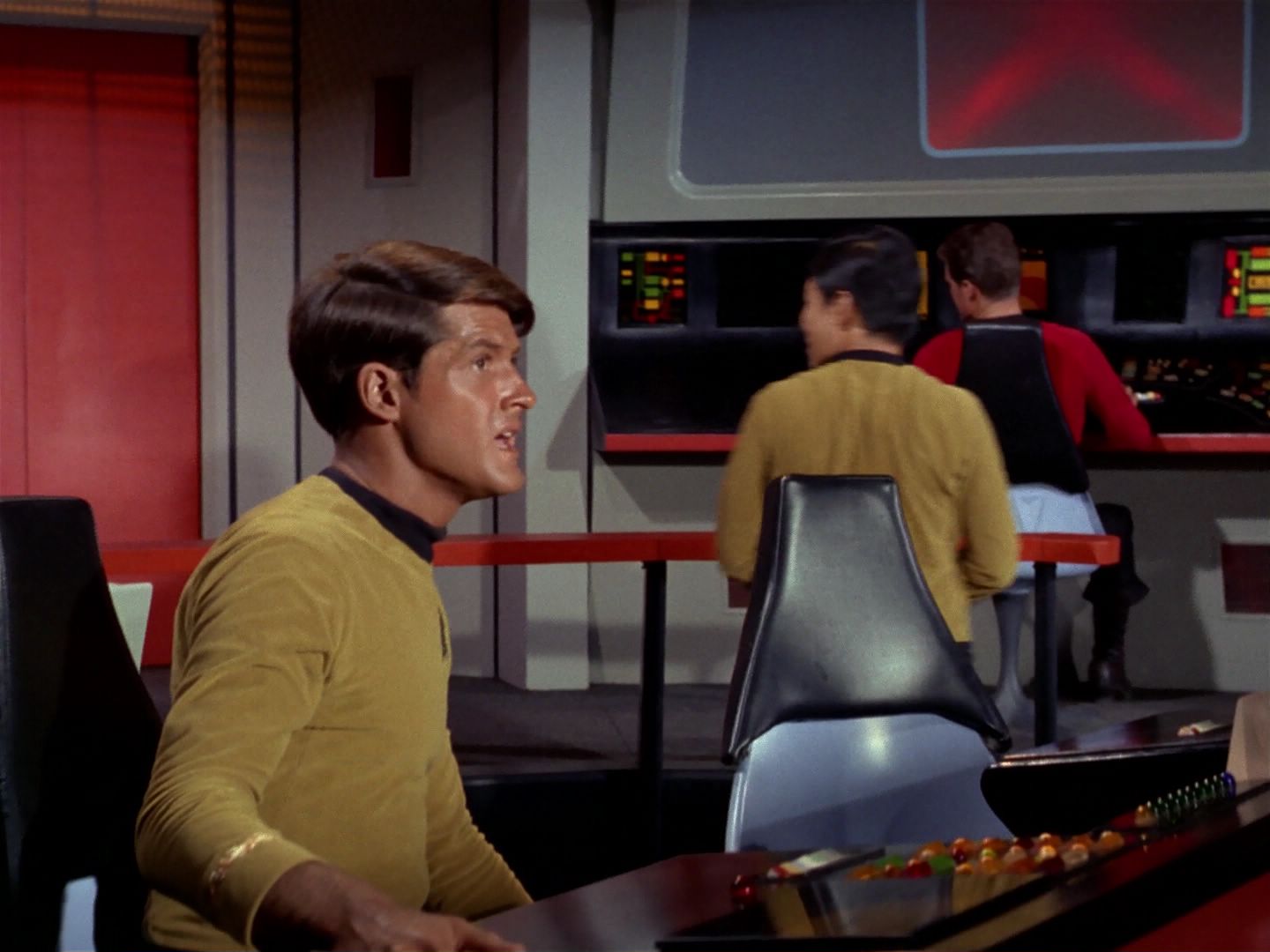 ariane179254_StarTrek_1x04_TheNakedTime_0890.jpg