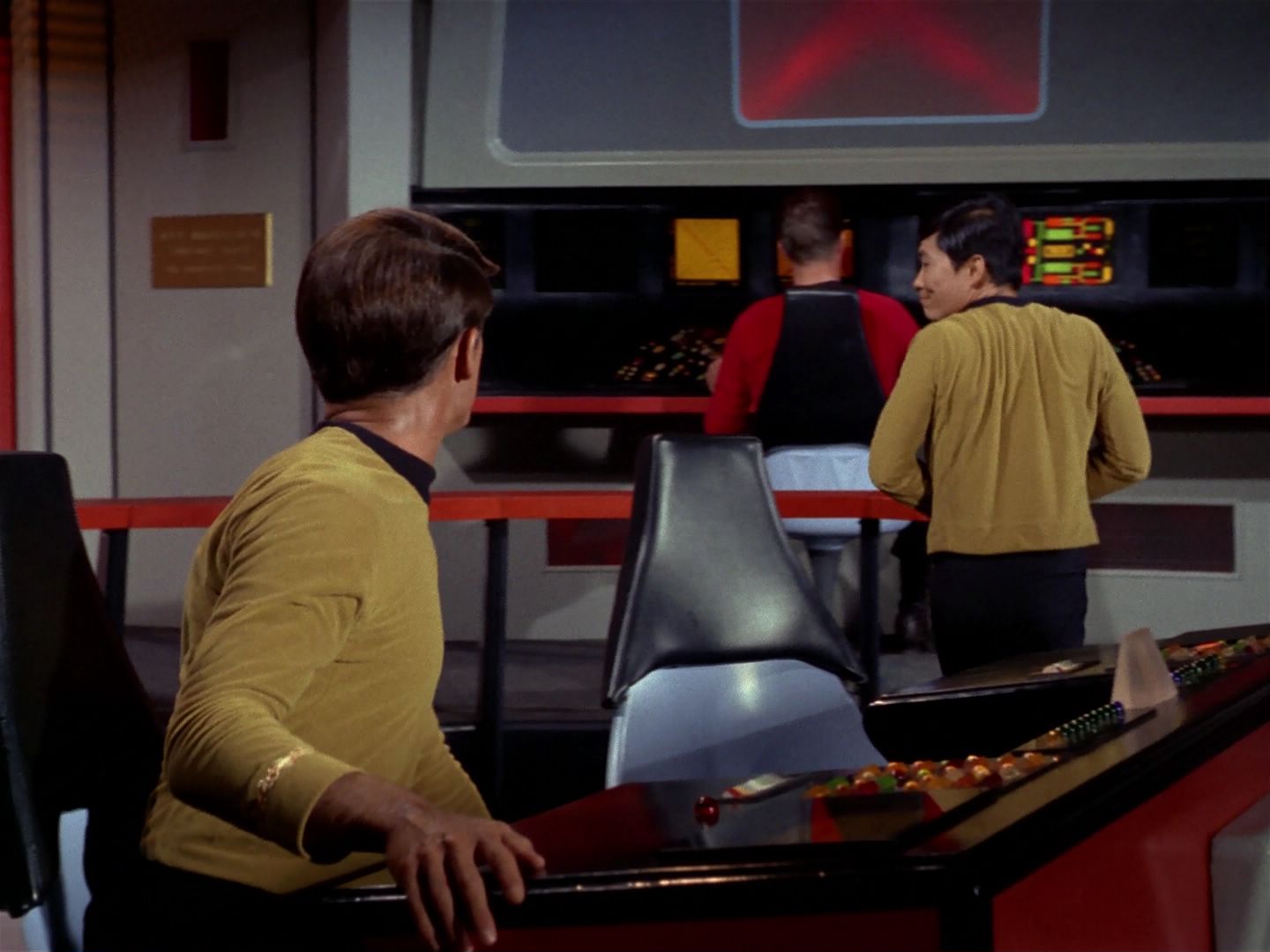 ariane179254_StarTrek_1x04_TheNakedTime_0891.jpg