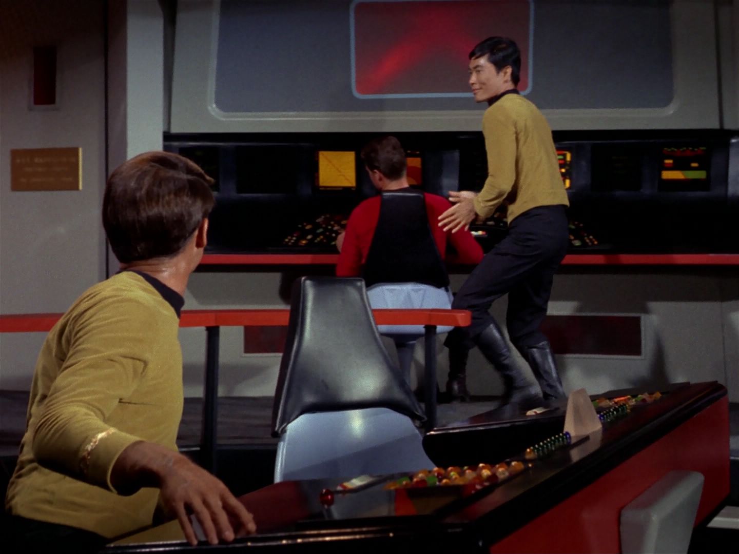 ariane179254_StarTrek_1x04_TheNakedTime_0893.jpg