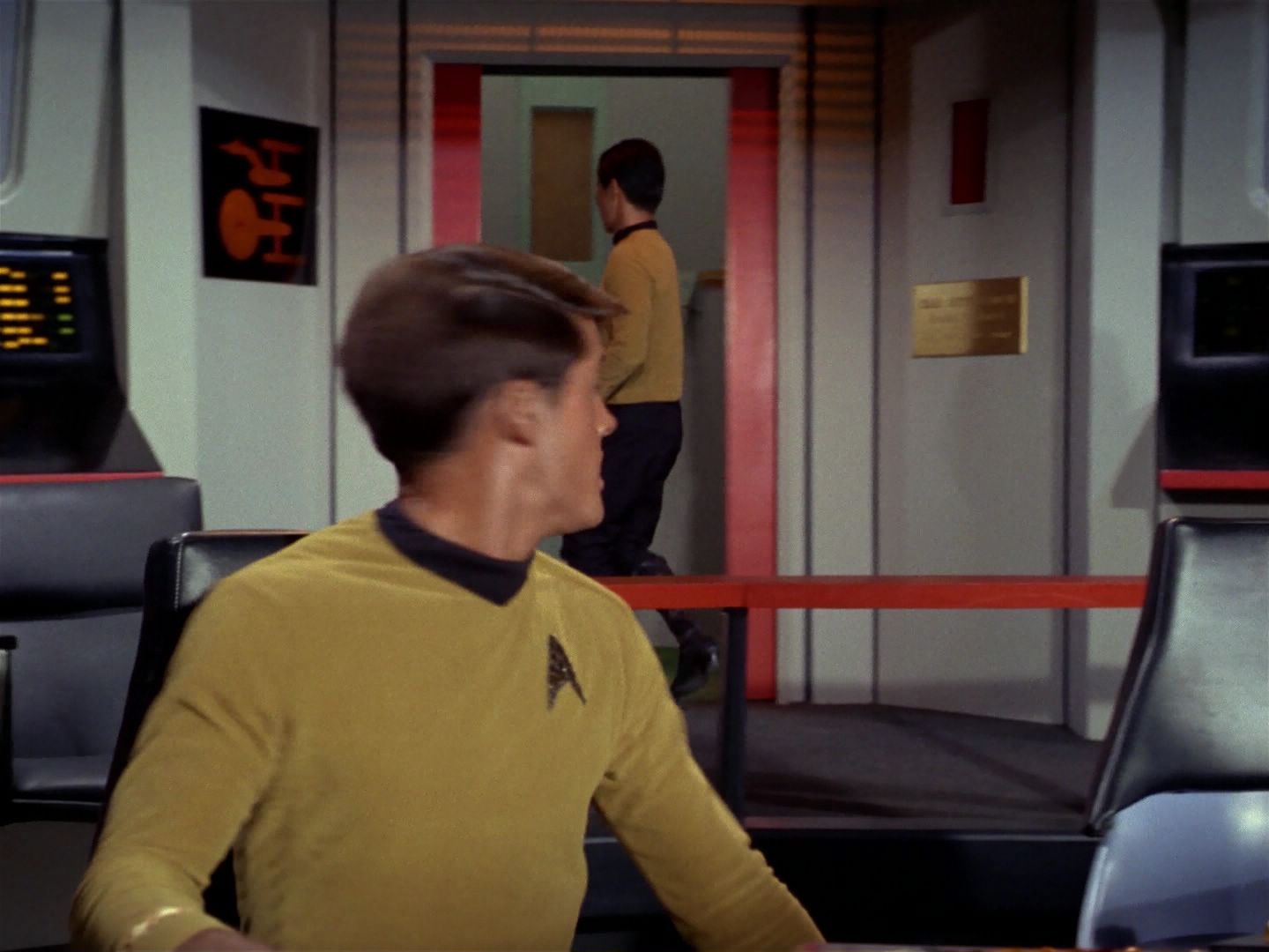 ariane179254_StarTrek_1x04_TheNakedTime_0896.jpg