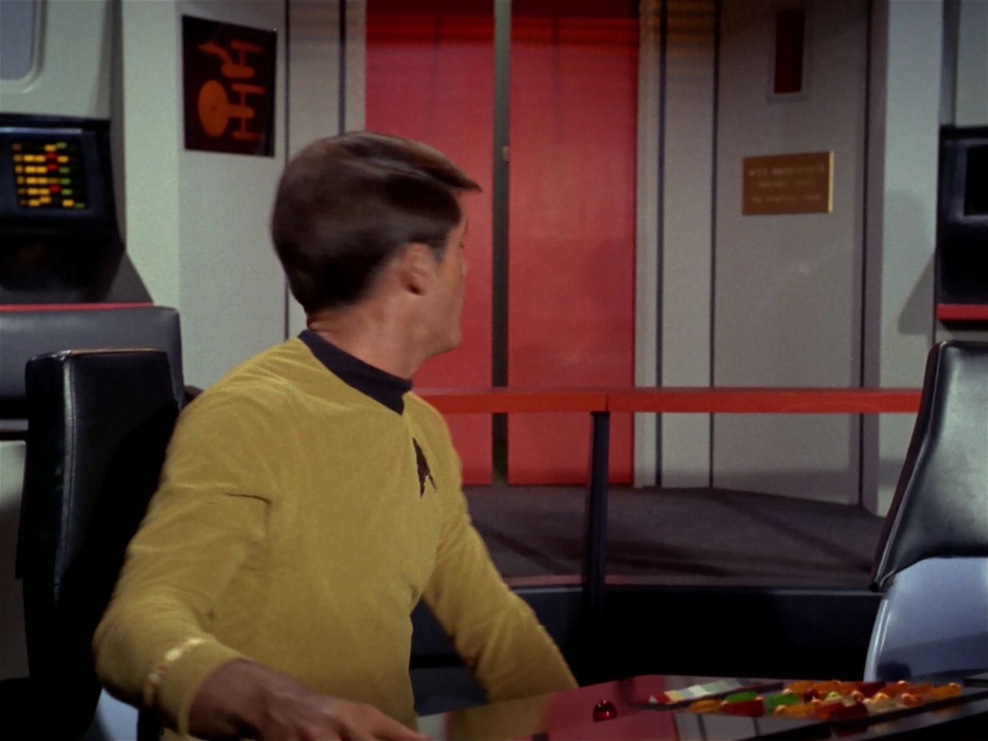 ariane179254_StarTrek_1x04_TheNakedTime_0898.jpg
