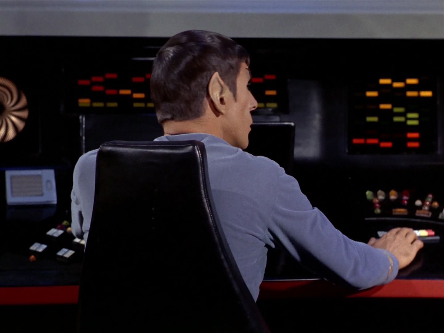 ariane179254_StarTrek_1x04_TheNakedTime_0959.jpg