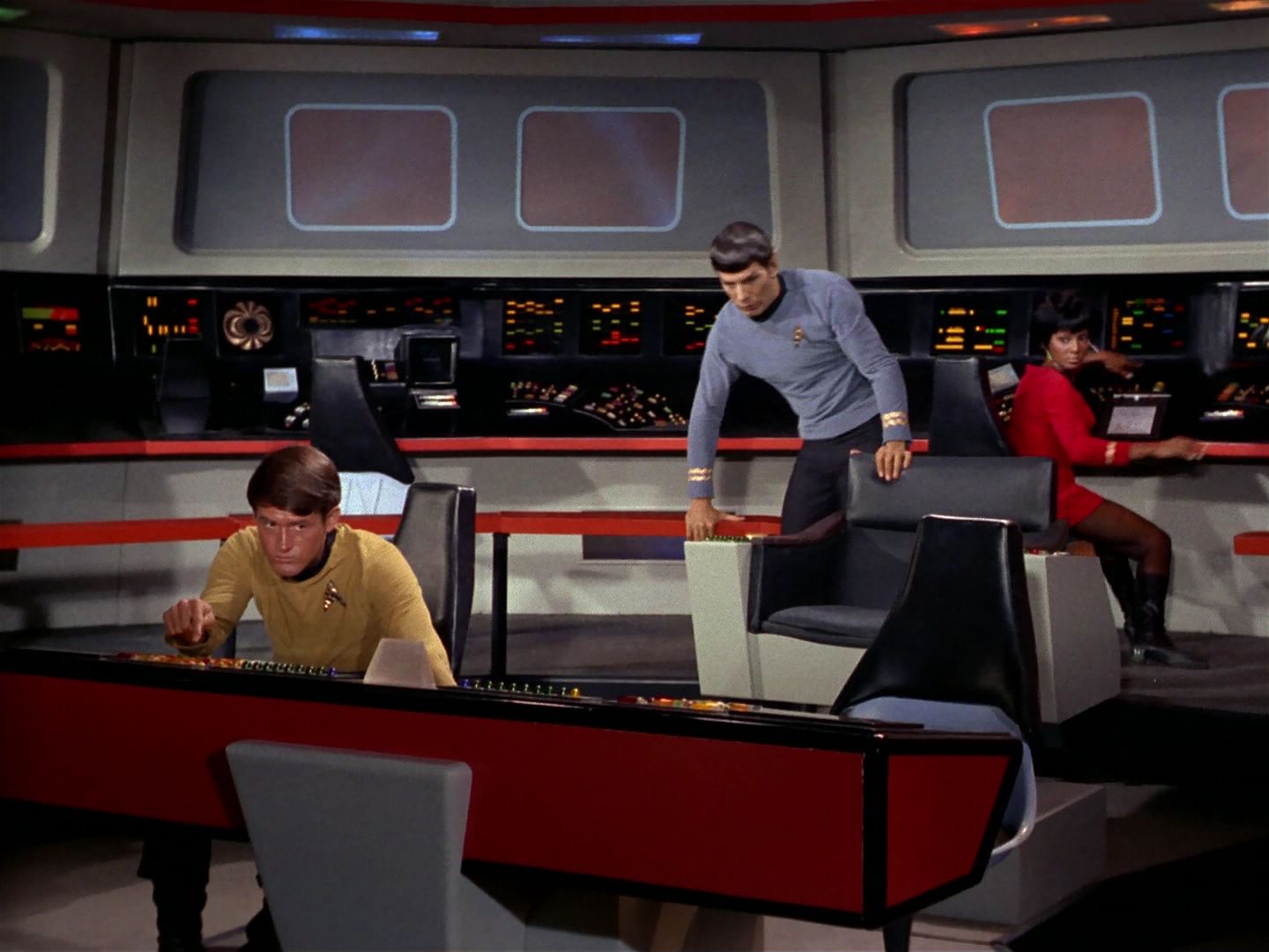 ariane179254_StarTrek_1x04_TheNakedTime_0966.jpg
