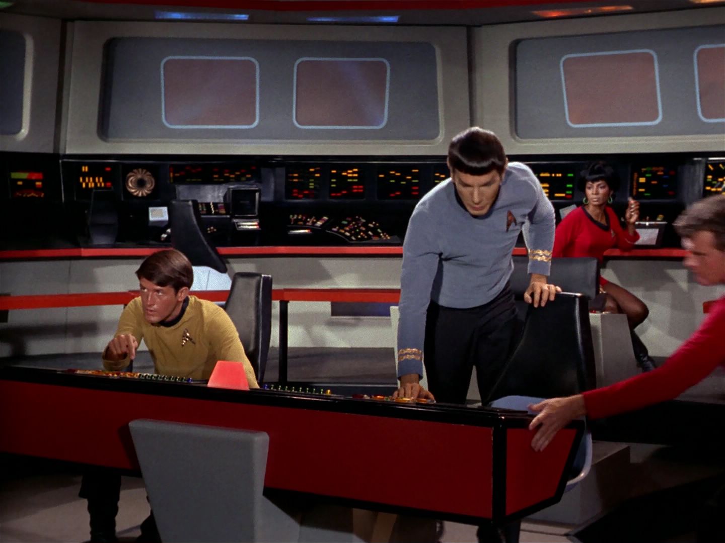 ariane179254_StarTrek_1x04_TheNakedTime_0968.jpg