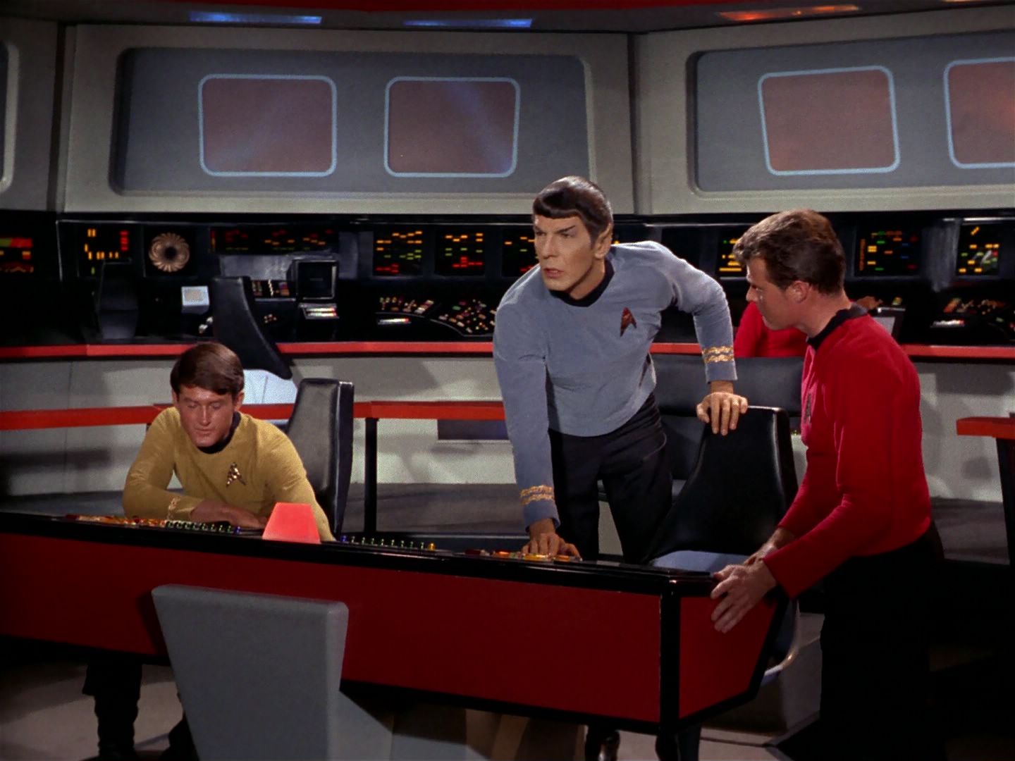 ariane179254_StarTrek_1x04_TheNakedTime_0971.jpg