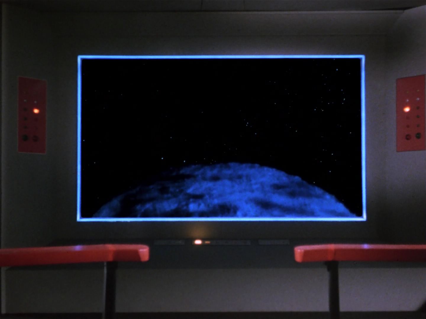 ariane179254_StarTrek_1x04_TheNakedTime_0975.jpg