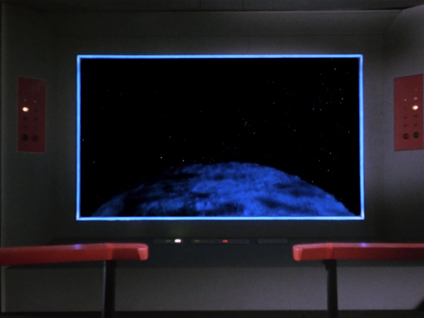 ariane179254_StarTrek_1x04_TheNakedTime_0976.jpg