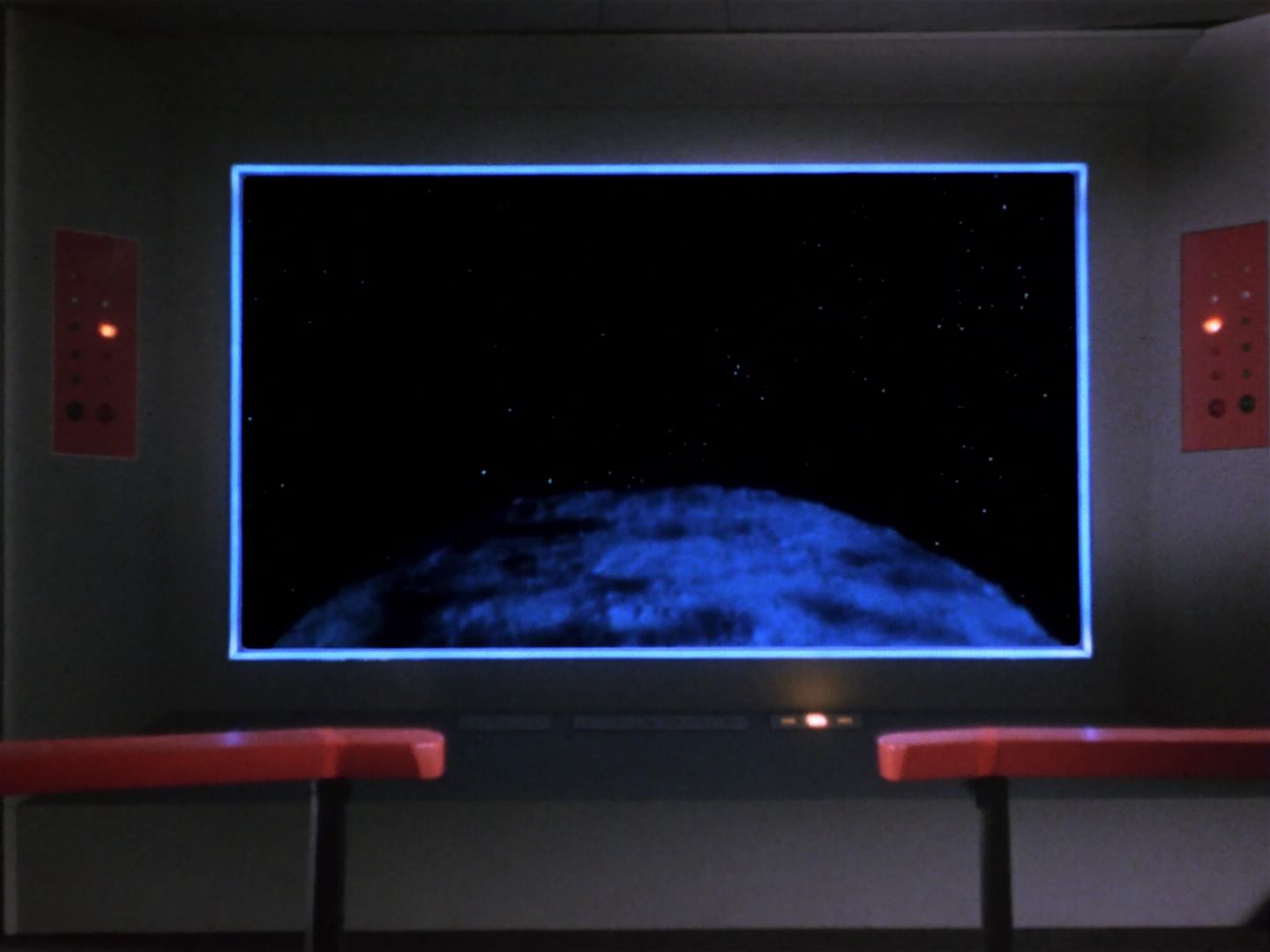 ariane179254_StarTrek_1x04_TheNakedTime_0977.jpg