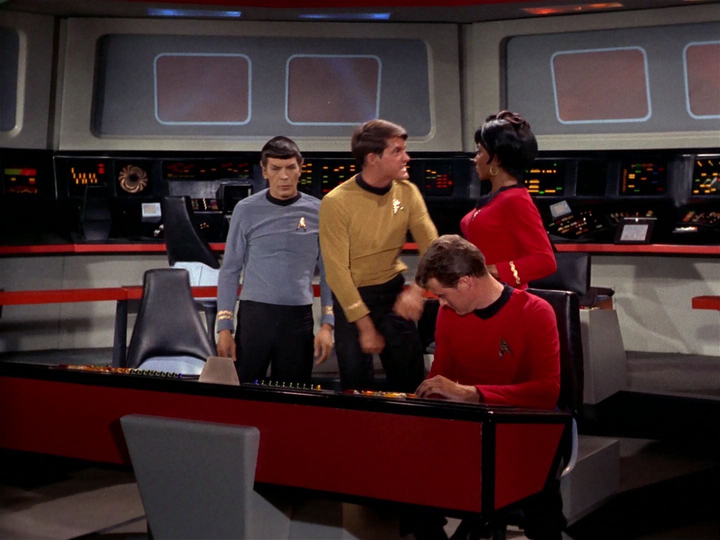 ariane179254_StarTrek_1x04_TheNakedTime_0995.jpg