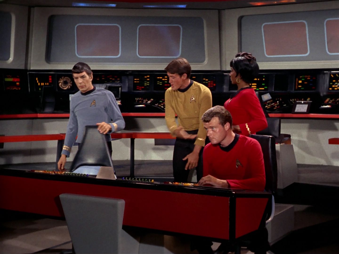 ariane179254_StarTrek_1x04_TheNakedTime_0996.jpg