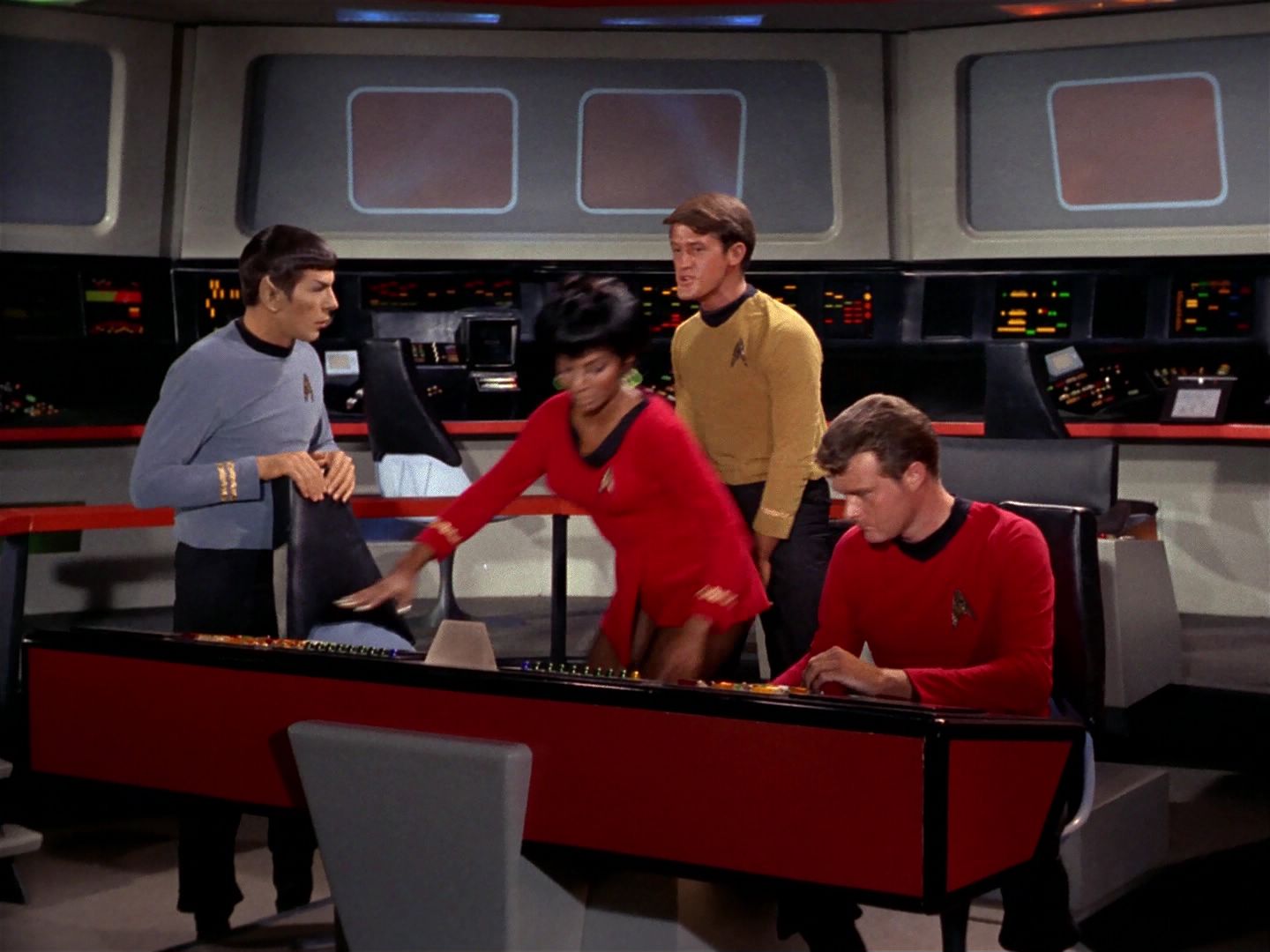 ariane179254_StarTrek_1x04_TheNakedTime_0998.jpg