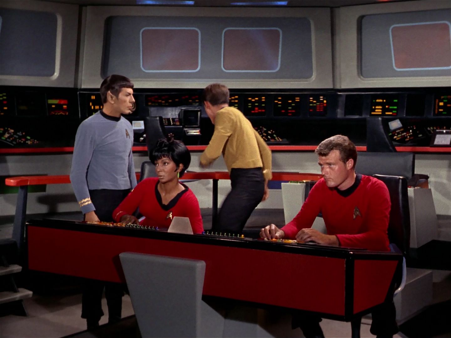 ariane179254_StarTrek_1x04_TheNakedTime_1003.jpg