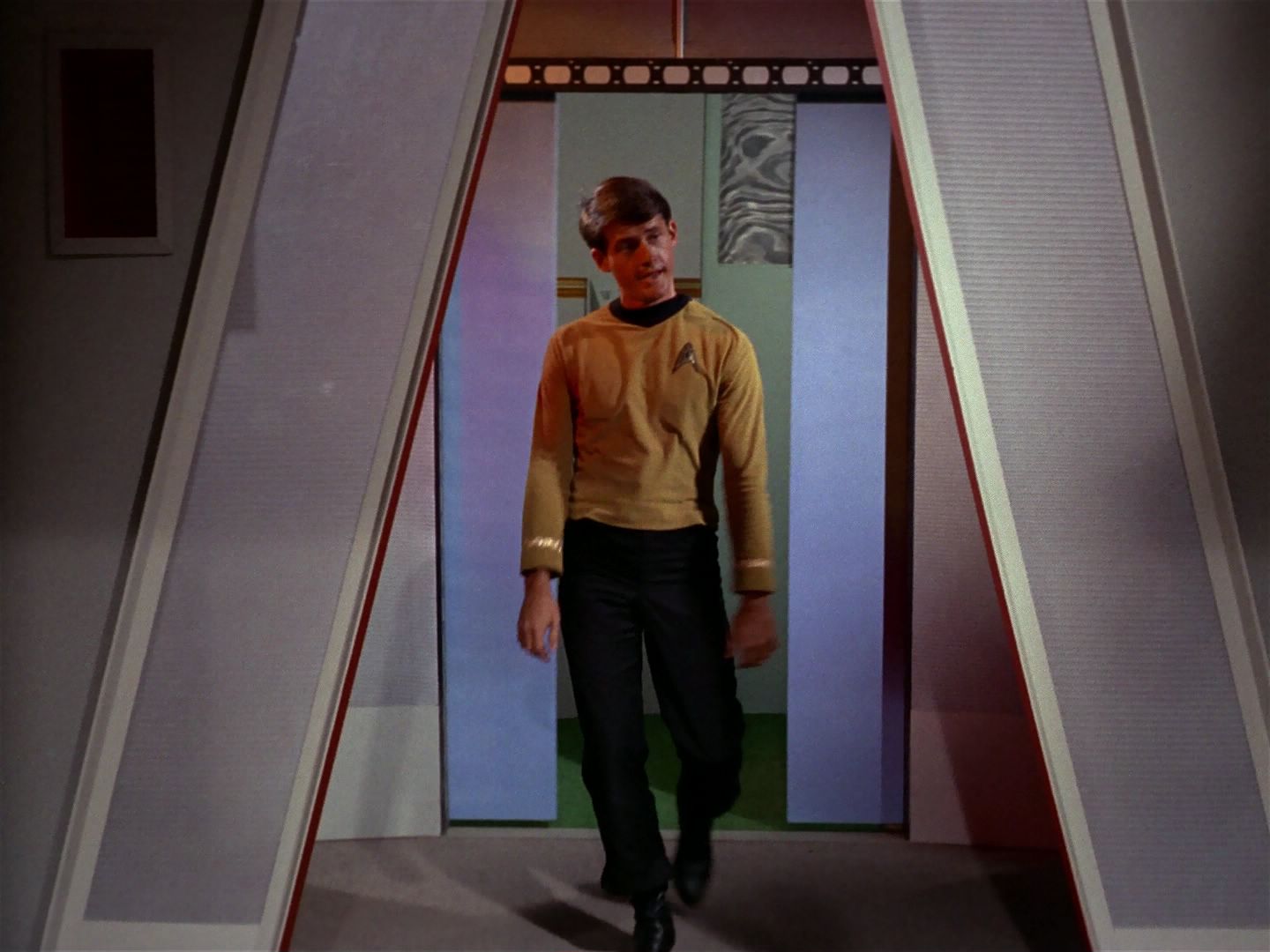 ariane179254_StarTrek_1x04_TheNakedTime_1011.jpg