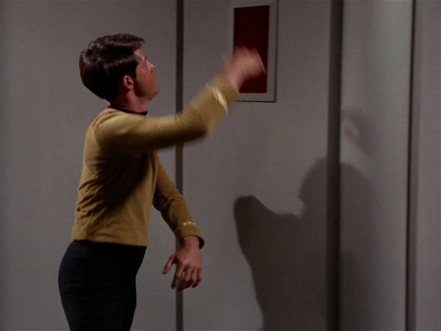 ariane179254_StarTrek_1x04_TheNakedTime_1021.jpg