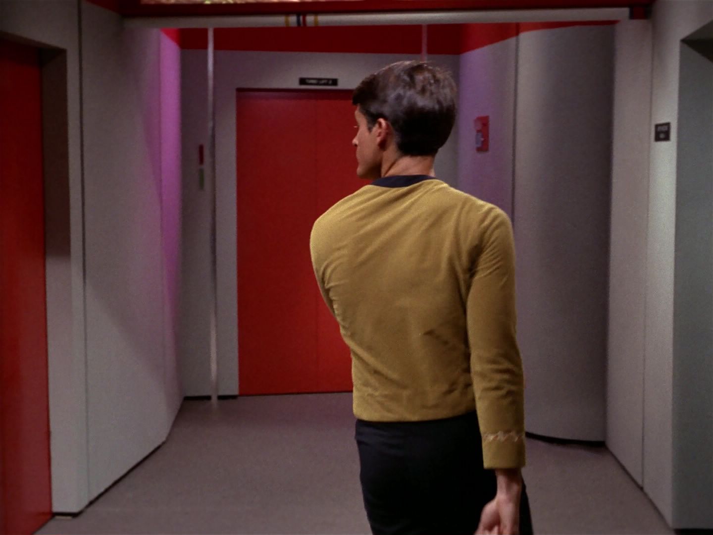 ariane179254_StarTrek_1x04_TheNakedTime_1022.jpg