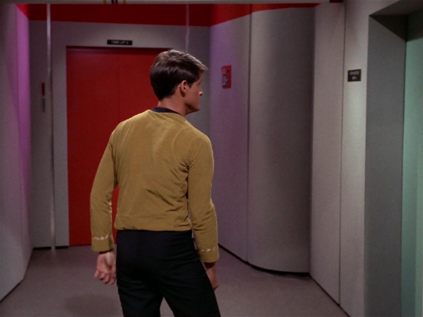 ariane179254_StarTrek_1x04_TheNakedTime_1025.jpg