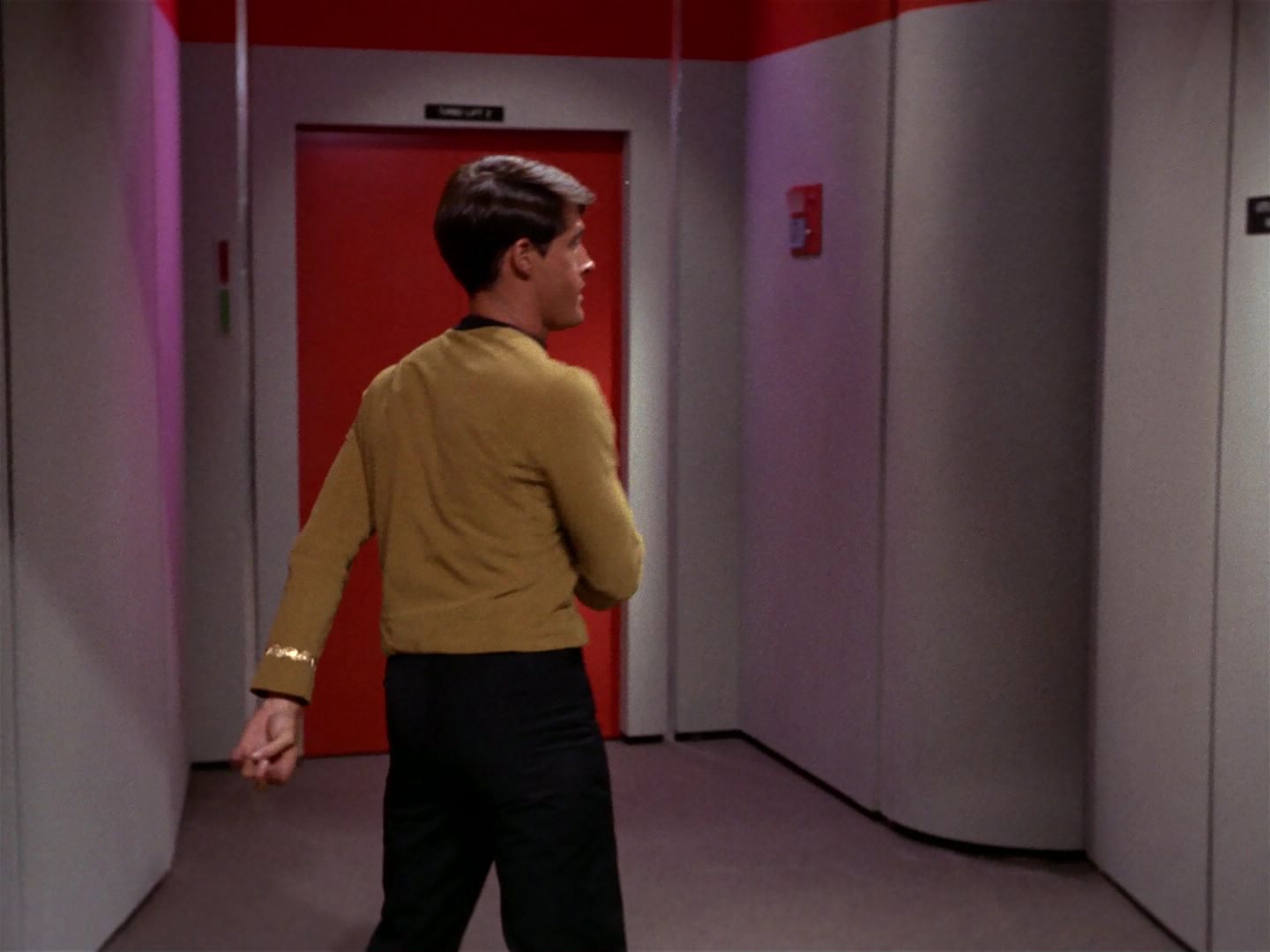 ariane179254_StarTrek_1x04_TheNakedTime_1026.jpg