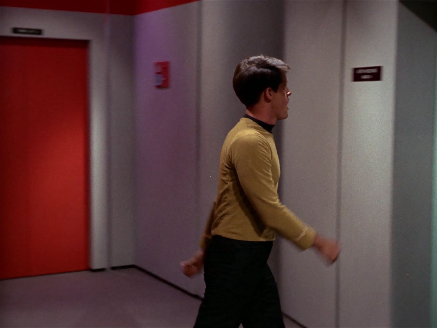 ariane179254_StarTrek_1x04_TheNakedTime_1028.jpg