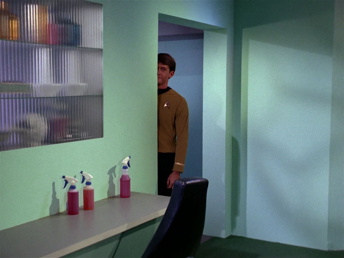 ariane179254_StarTrek_1x04_TheNakedTime_1033.jpg